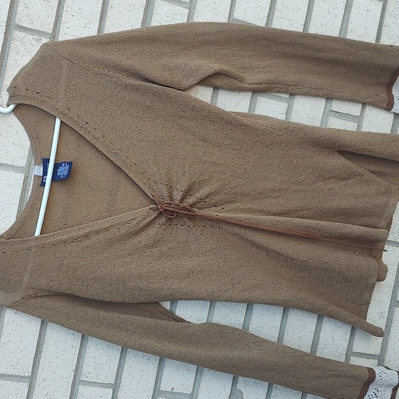 TAN Top - Picture 4 of 11